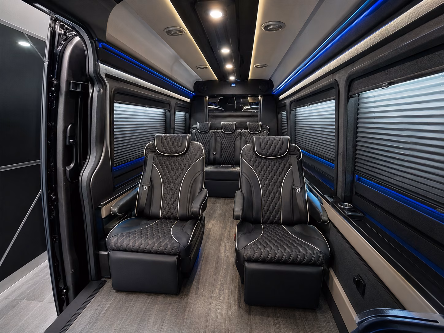 corporate and oil industry group airport shuttles in bakersfield