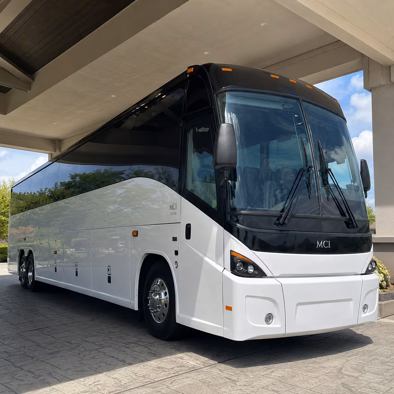 hotel to airport shuttle buses for conventions and events at mechanics bank arena